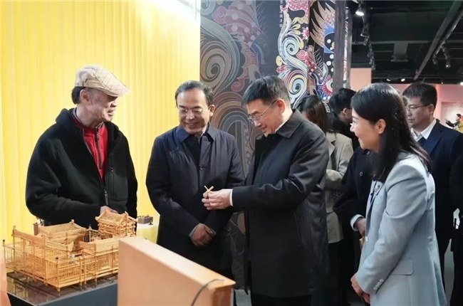2024陕西首届“传承非遗 创意陕西”非遗文创设计大赛成果展