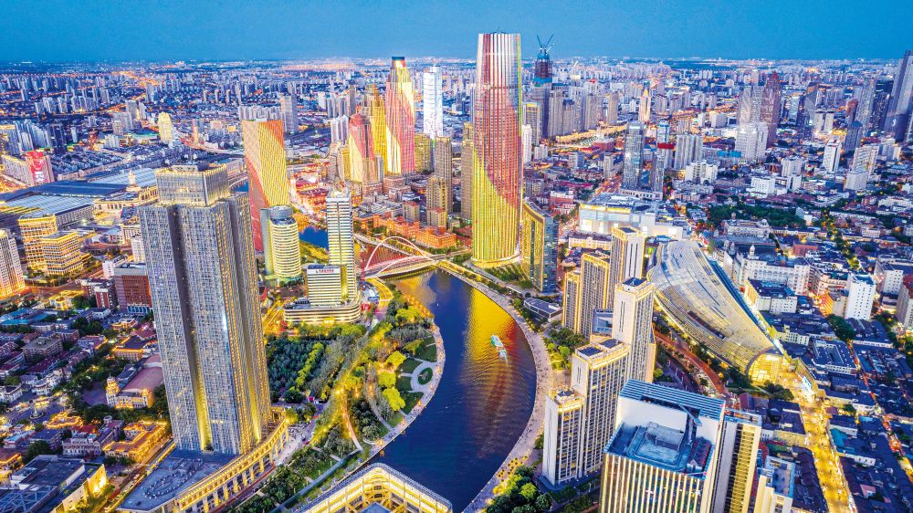 18年夏季达沃斯在渤海之滨风华正茂(图1)