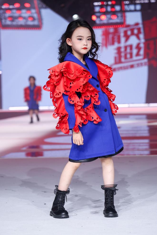 2025精英童模超级联赛表演嘉宾朴智秀 荣获礼服赛冠军(图11)