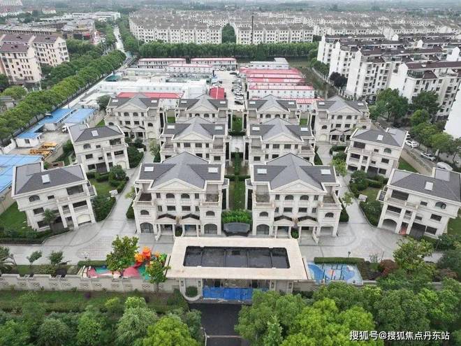 佳怡华庭官方售楼处发布：佳怡华庭怡铸城脉 重构院墅空间法典(图2)