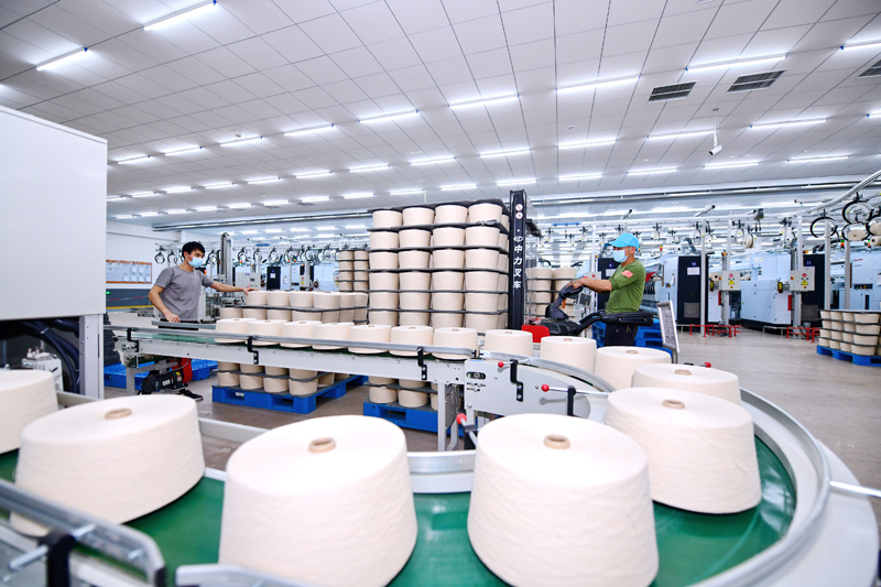 于都纺织产业数字化转型：小布料拼出大“织”慧