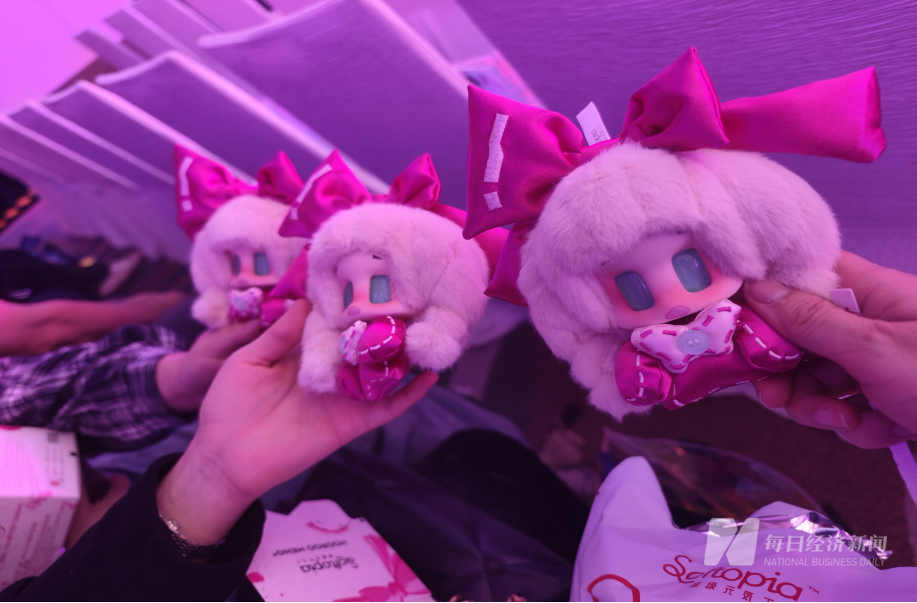 超级IP黄金时代开启 阅文下注谷子、漫剧是不是好生意？