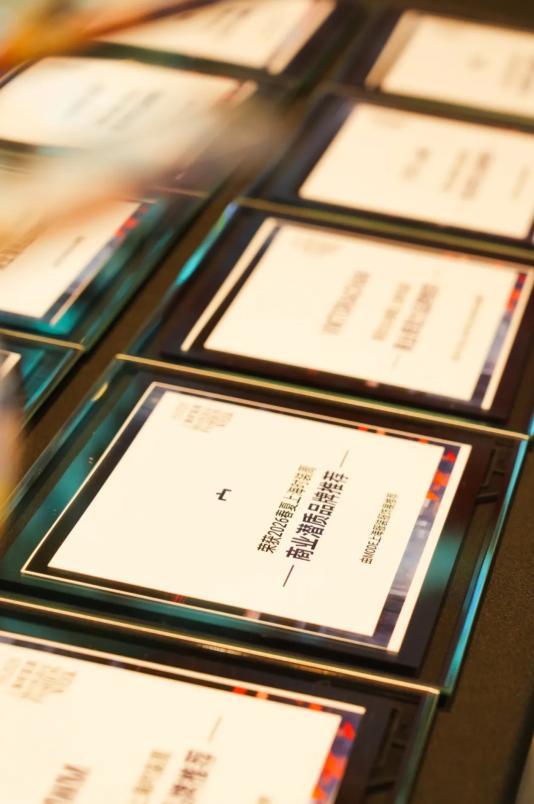 宀 三登上海时装周诠释“宝盖在头上”的东方哲思(图5)