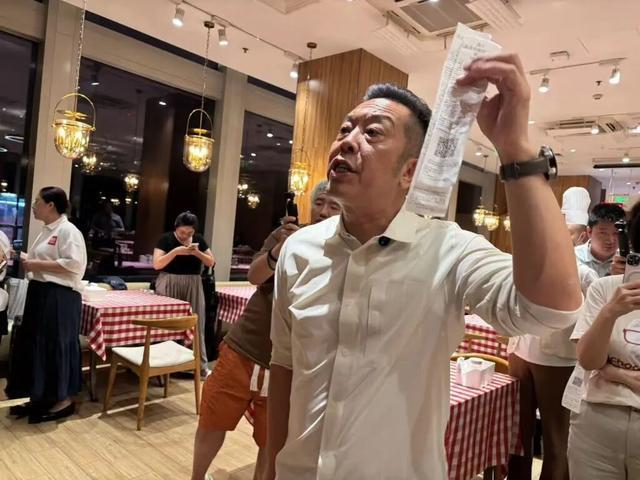 西贝创始人:罗永浩方结账时攒了会员积分走后一小时却说“恶心”明天起全国所有门店上线“罗永浩菜单”(图2)