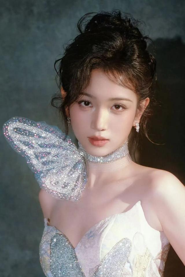 ELLE风尚盛典秒变菜市场有人摔倒、有人调侃内涵状况百出(图26)