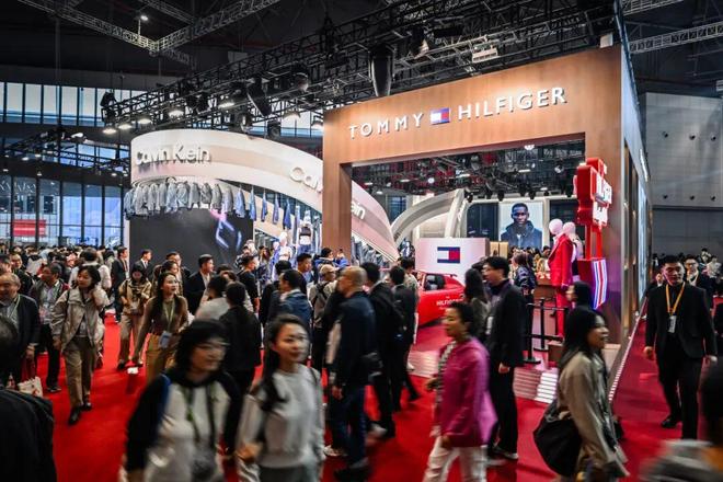 全球首发、复古赛车、刺绣工坊……长宁这个品牌进博会首秀很顶！