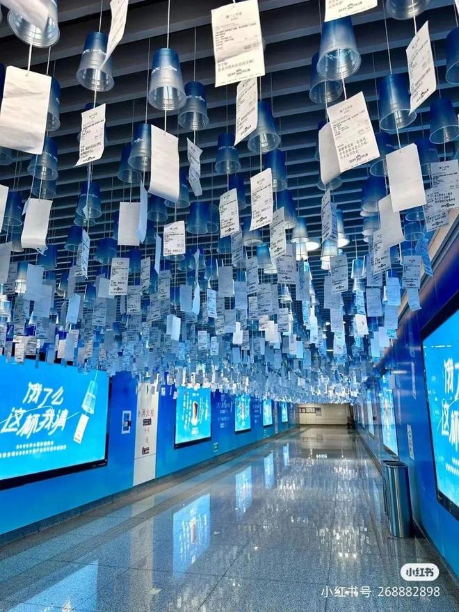 边喝奶茶边做英语题地球人已经不能阻止小票内卷了(图12)