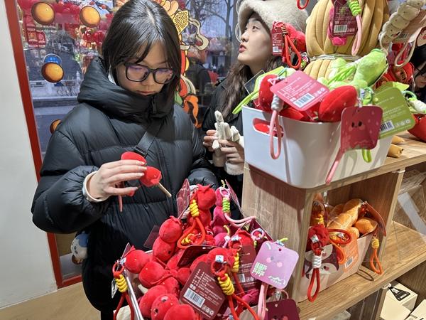 一群文化造梦者用“IP宇宙”对抗“爆款速朽”