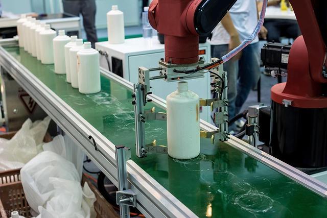 茅台价格跌回十年前批发价首次失守1600元大关！