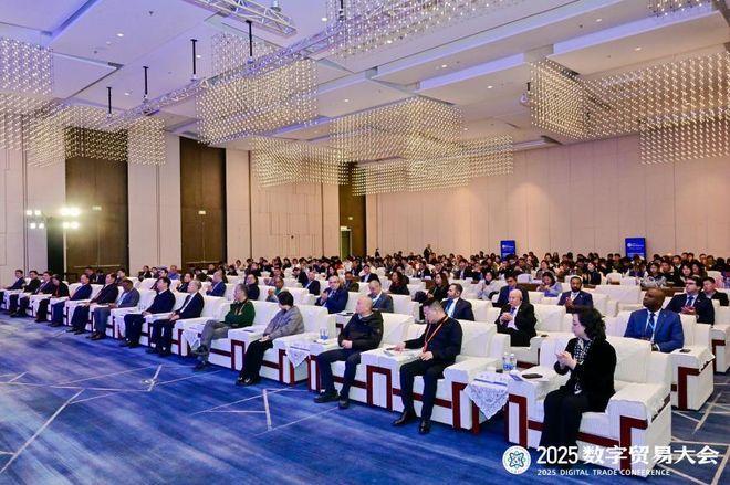 卓尔11月｜汉交会贸通天下 华中10型领航智能制造科技(图3)