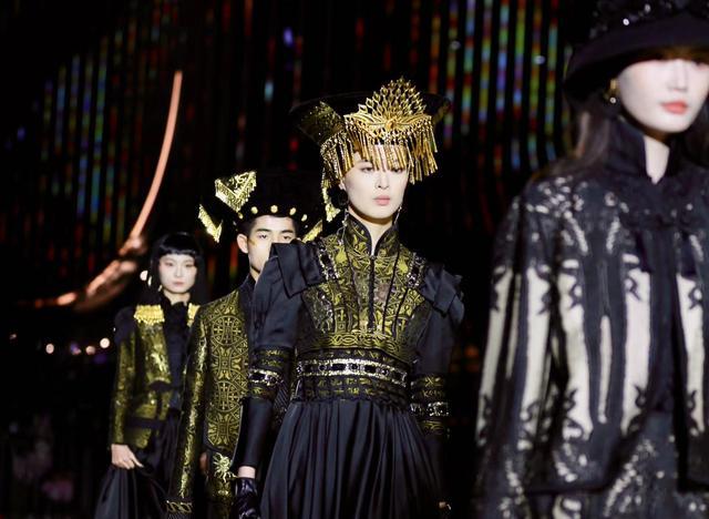 视频｜2025广州时装周盛大开幕(图2)