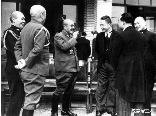 洗白秦桧否定岳飞民族英雄扭曲教科书是谁吹起这股妖风？