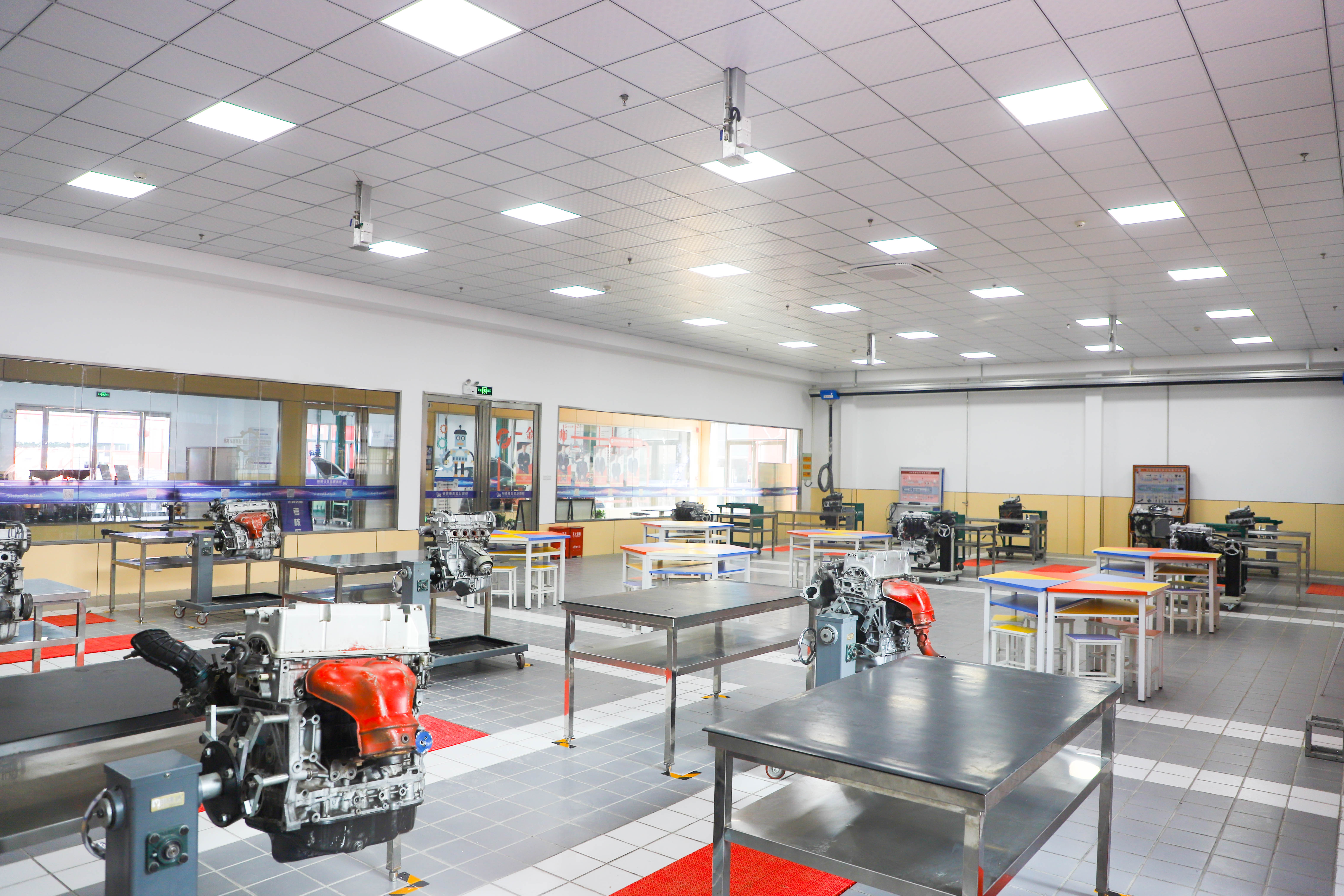 河北万通汽修学校:专业铸就未来技能点亮人生(图3)