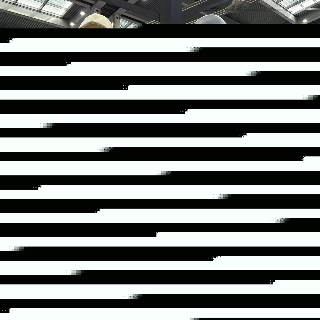 人文经济激活消费新动能丨从街头风景到千亿级市场“新中式”服装扮靓“新消费”