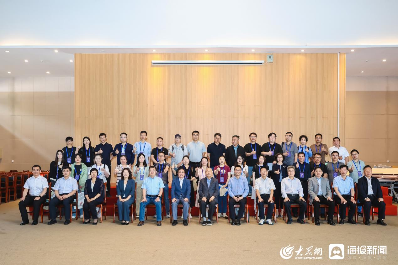 40余名全国重点新闻媒体记者走进山科职感受职业教育“山科模式”