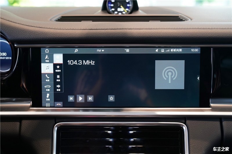 最强四座车44秒破百解析2024款保时捷Panamera E-Hybrid(图2)