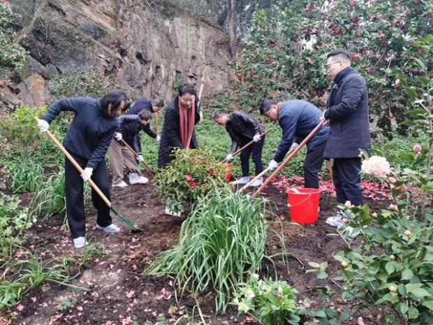 马达加斯加姑娘为一朵牡丹“打飞的”上海把赏花经济做成“城市名片”(图8)
