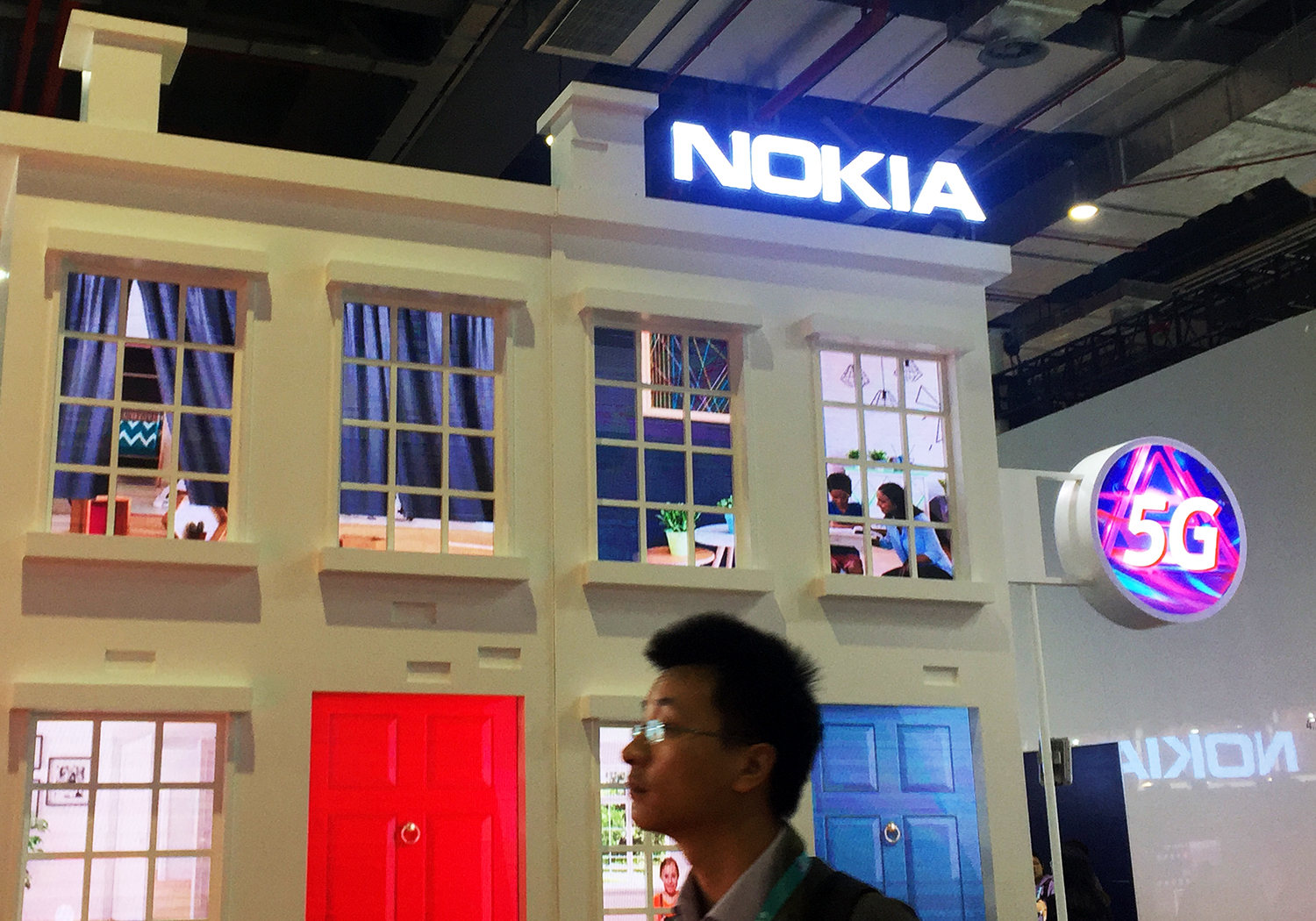 美以伊冲突50天迎重大转折原油狂泻10%纳指13连涨创34年最长纪录；中东战火如何击穿爱马仕的“抗周期”神话；诺基亚回来了股价创16年来新高 一周国际财经(图19)