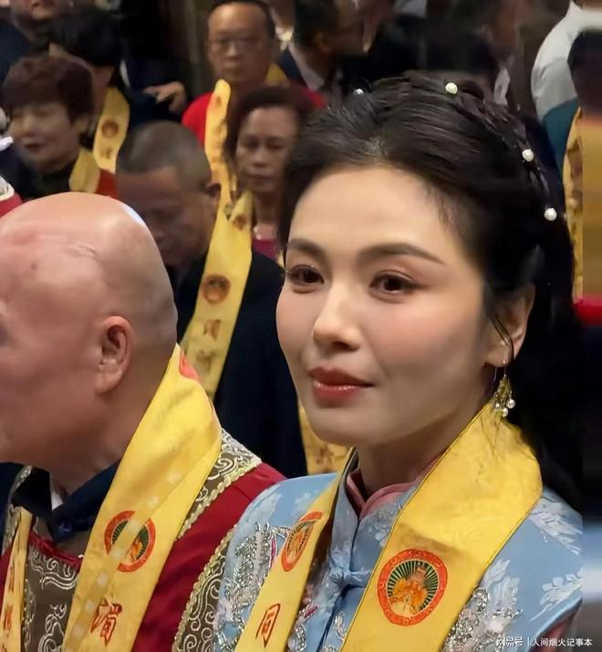 自带气场！刘涛赴湄洲岛为妈祖庆生守夜祈福端庄温柔(图7)