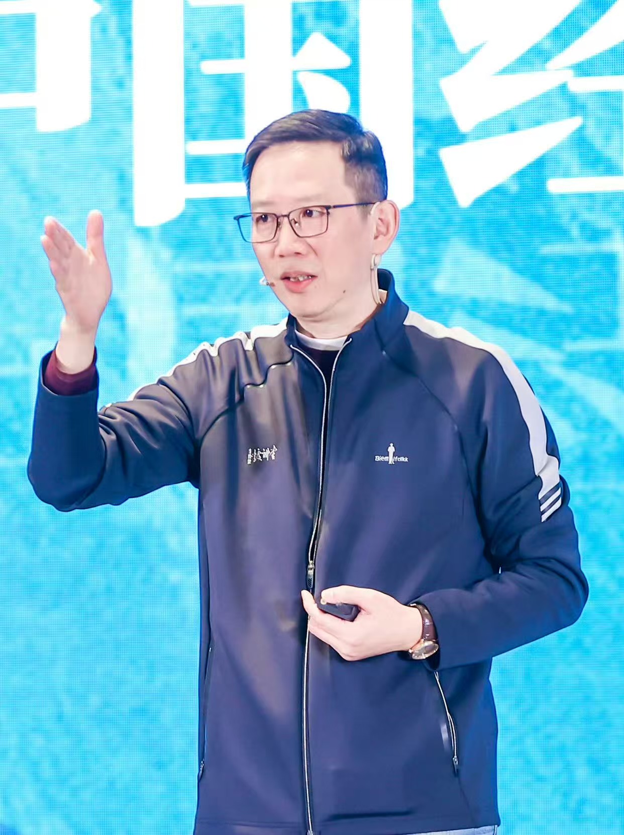 “衣中茅台”比音勒芬也开始学习安踏(图6)