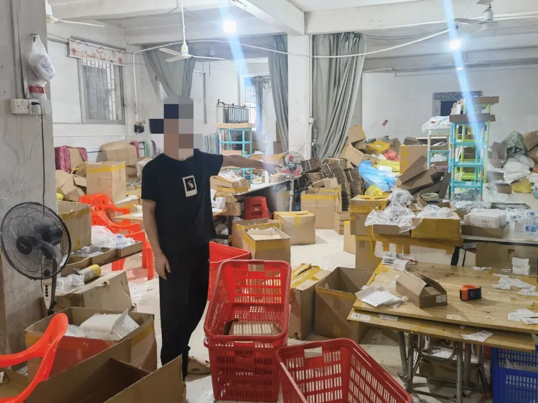 鹰潭月湖公安集中销毁16000个假劣电子产品配件涉案金额超2000万元(图3)